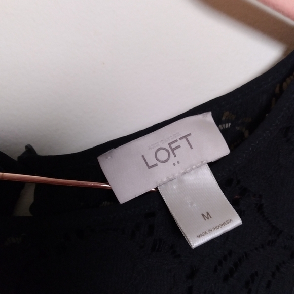 Loft Outlet Sheer Black Floral Lace Short Sleeve Blouse Size Medium - Picture 7 of 7